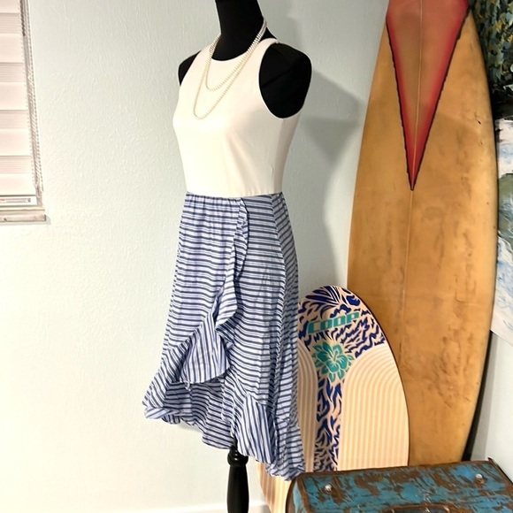 ⭐️Vince Camuto Tiered Blue Stripe,Layered Ruffle Hem,Sleeveless, EUC Size 2 - Picture 12 of 16